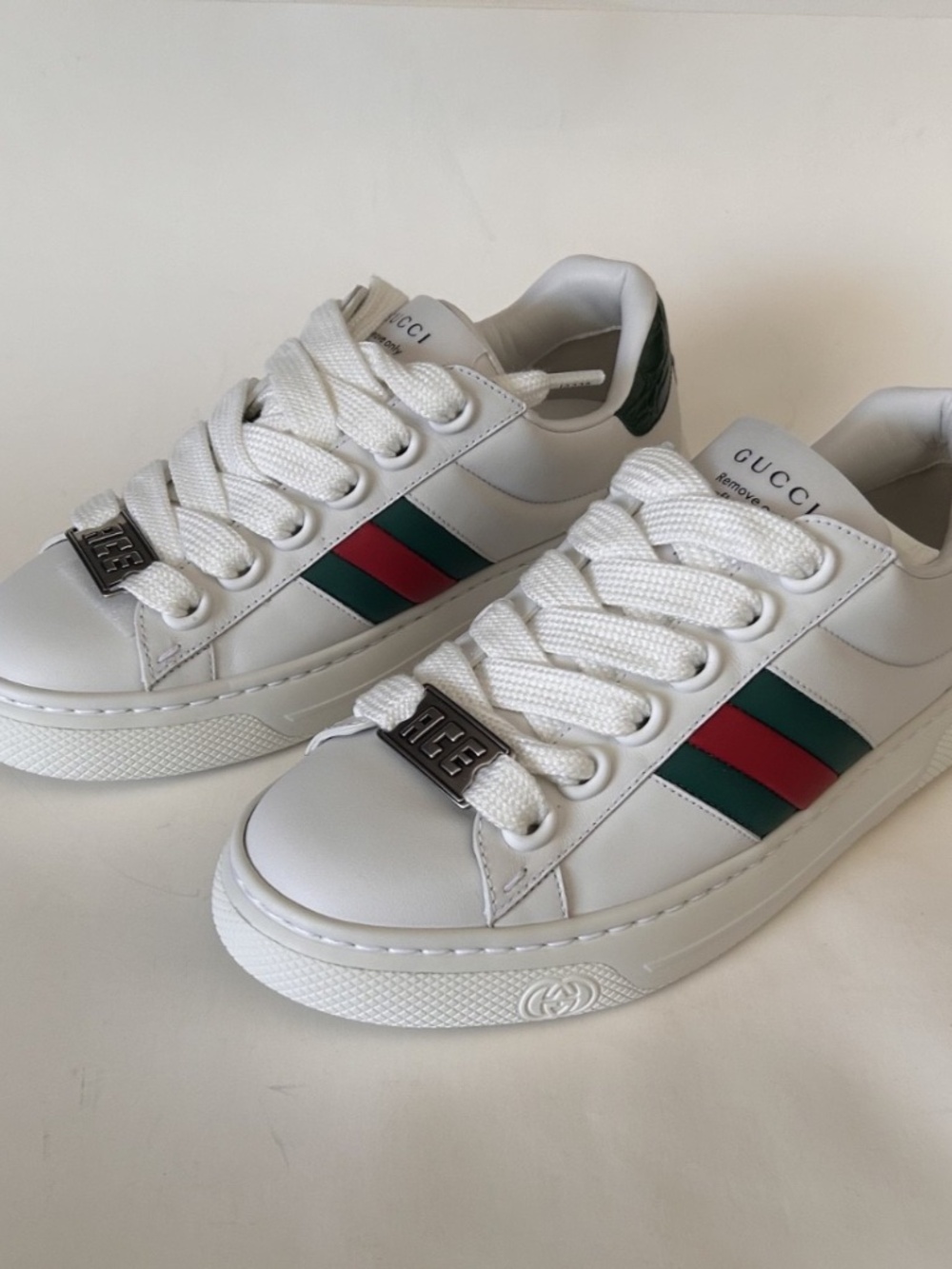 GUCCI Women's White ACE Web Sneaker w/ Maxi Metal Plate Size 8.5 (US) NIB 806633